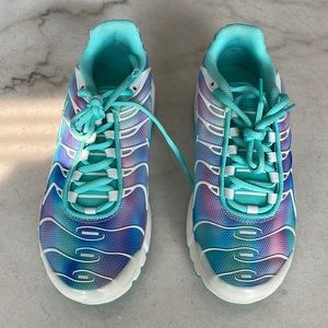 Grade School Nike Air Max